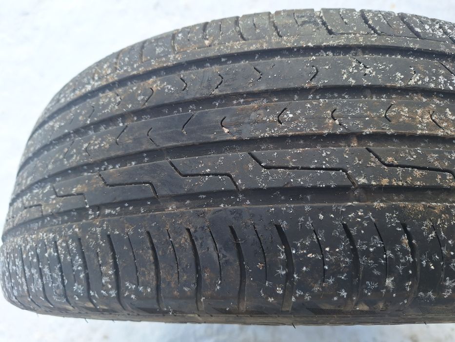 Продам два балона 225/60R17