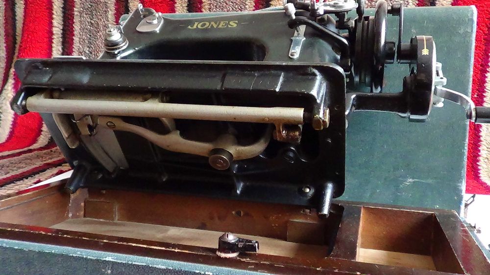 Masina de cusut de epoca manuala jones family d53a, 1859