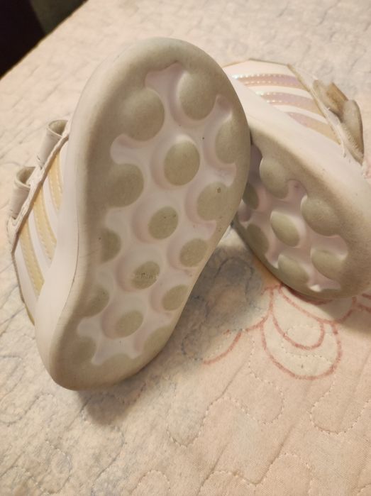 Adidași fetiță mărimea 20 Adidas