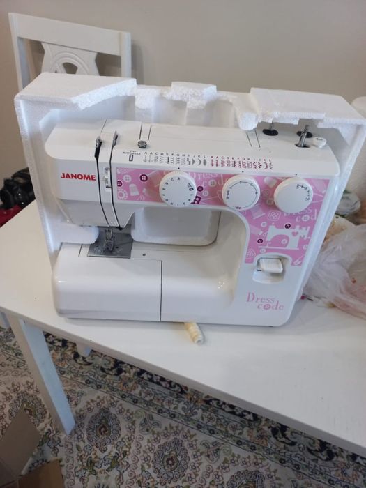 Швейная машина Janome