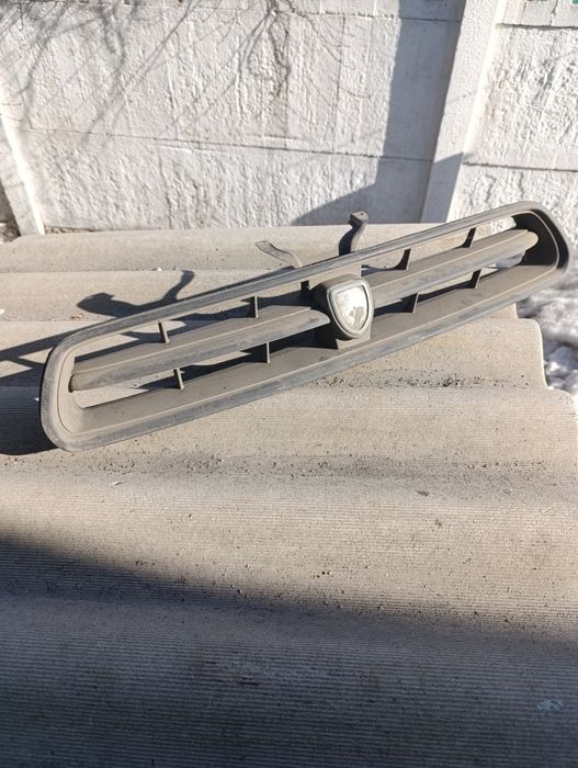 стопаки Субару дверные карты решетка радиатора В4