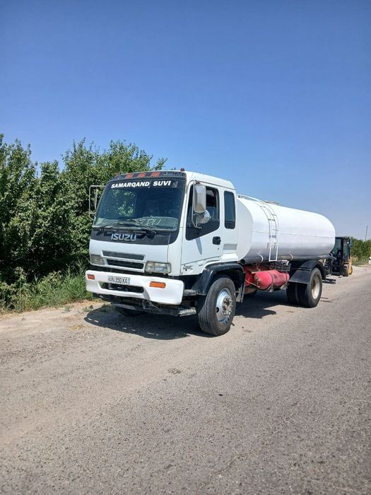 Водавоз Isuzu sotiladi.    Yili 2011.   Обемь. Систерна. 12 тонналик.