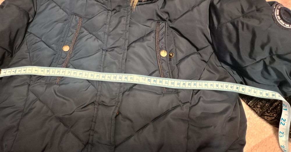 Топло зимно яке момиче