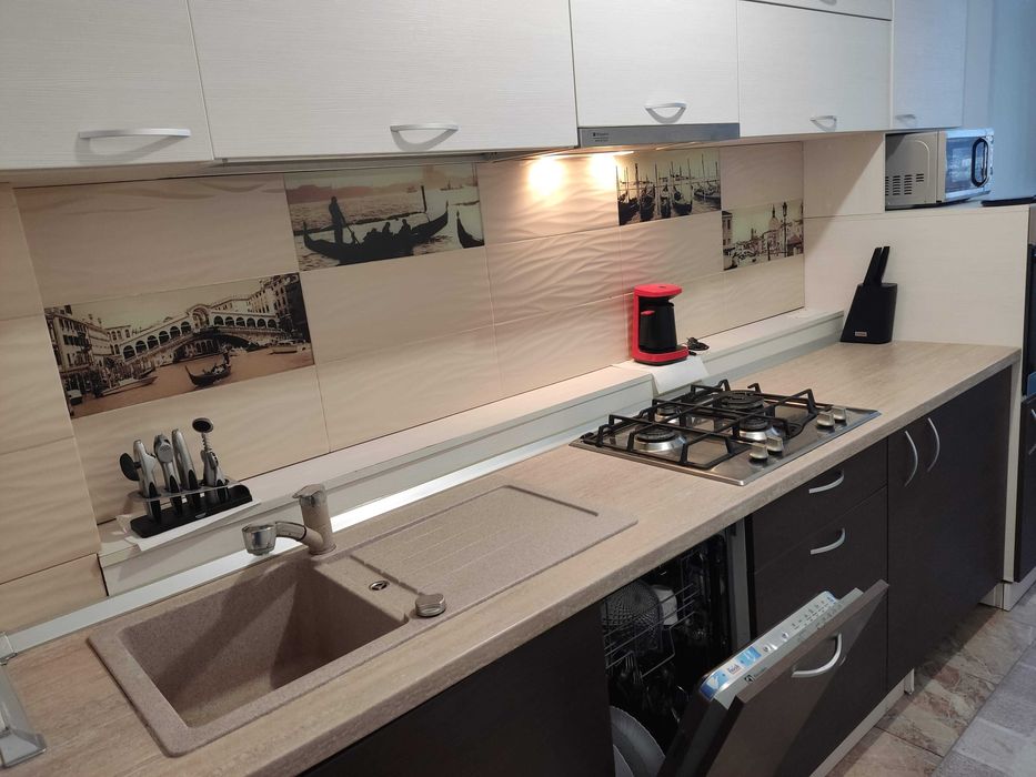 Direct Proprietar. Vand apartament 2 camere semi/mobilat in bloc renovat. Etaj intermediar