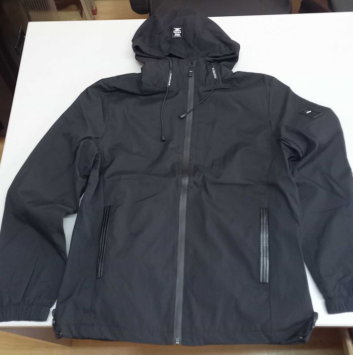 Есенно яке с качулка