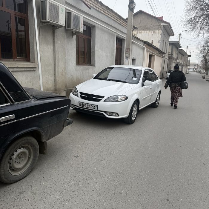 Lacetti Gentra 2014 Tiniq ideal