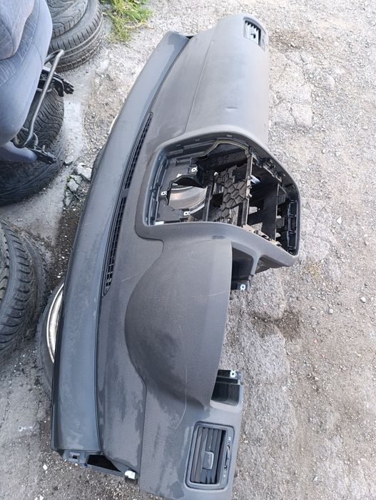 Панель приборов на Фольксваген Гольф 5