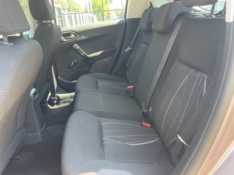 Peugeot 208 1.2 benzina 90 cp 2013 euro5 RATE FIXE
