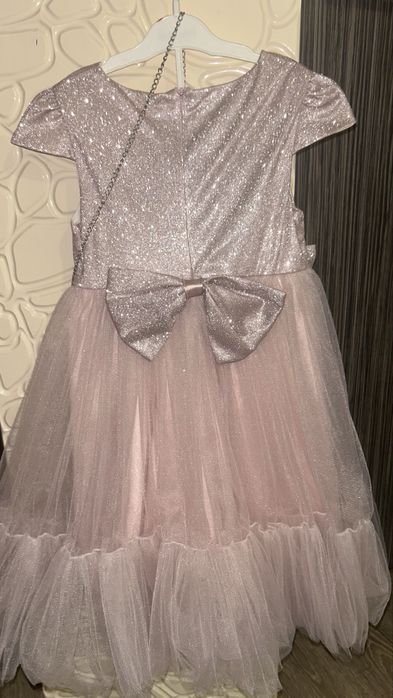 Нарядное детское платье