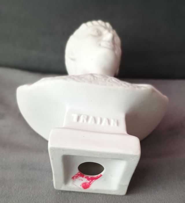 Statueta bust : Traian    ;  Decebal   ( pentru colectionari )