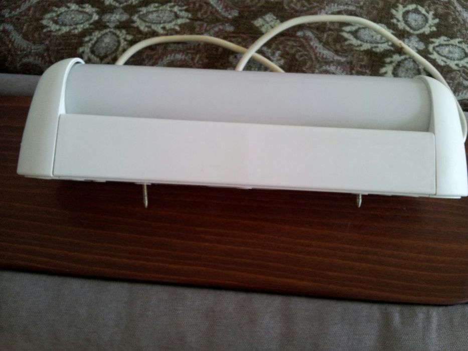 Нощна лампа за стена