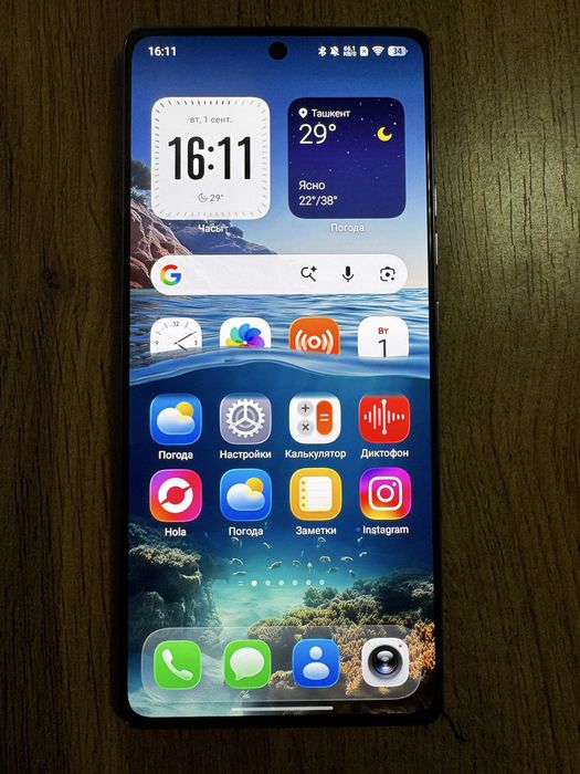 "TECNO AI Camon 40