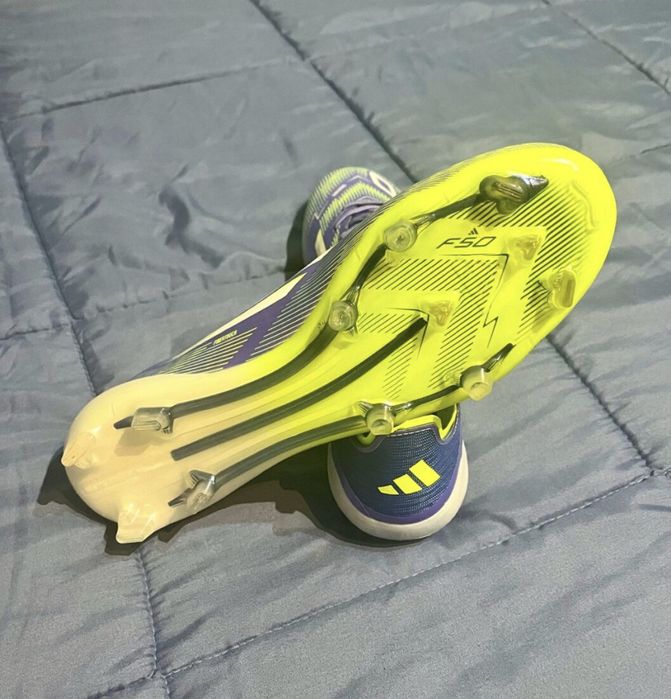 Футболни обувки, бутонки Adidas F50 размер 44.5 калеври елитни