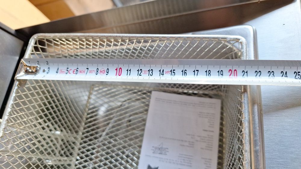 Фритюрник  Електрически  8л.3,2кw фритюрник дюнер скара котлон