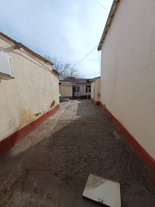 2 хонали ховлича  Ижарага  берилади