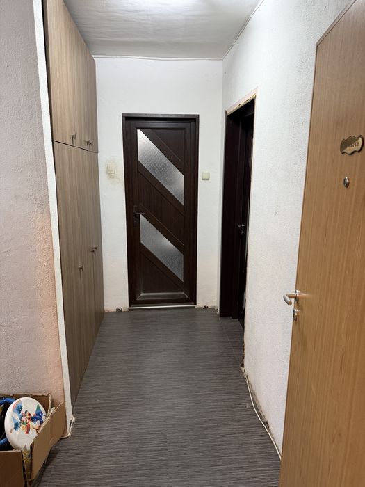 Двустаен апартамент в кв.Родина 1 до у-ще Олимпи Панов