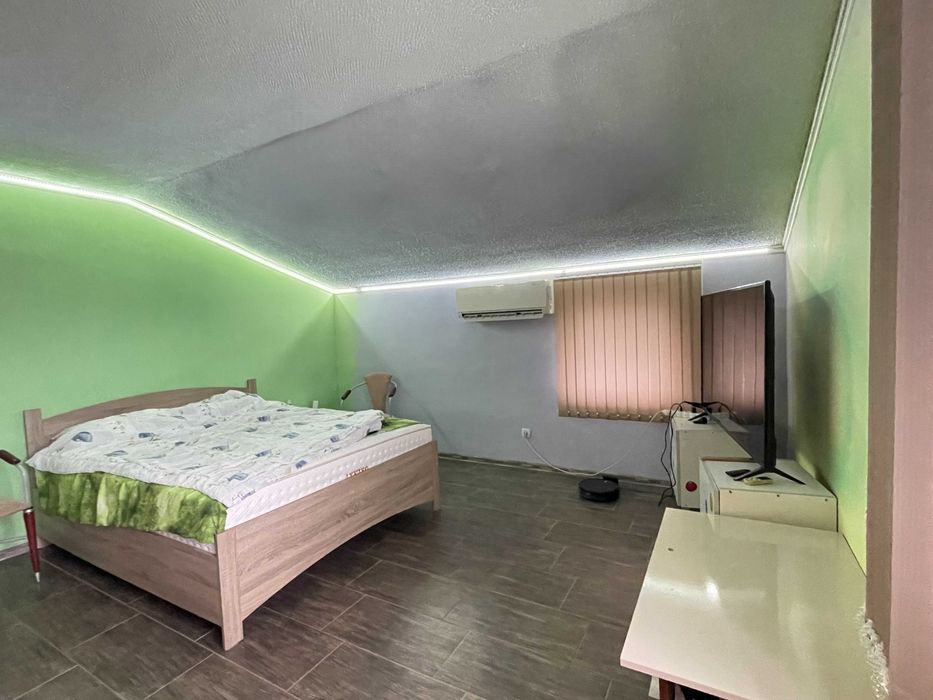 Монолитна къща с гараж