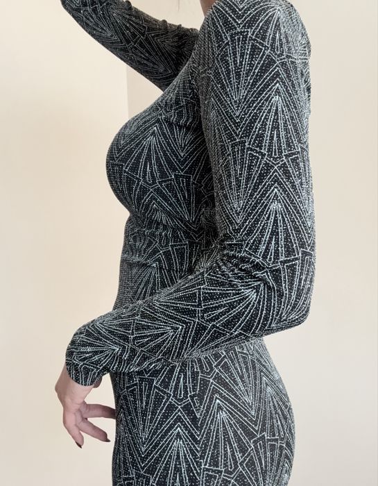 Бляскава рокля с гол гръб - размер S/M