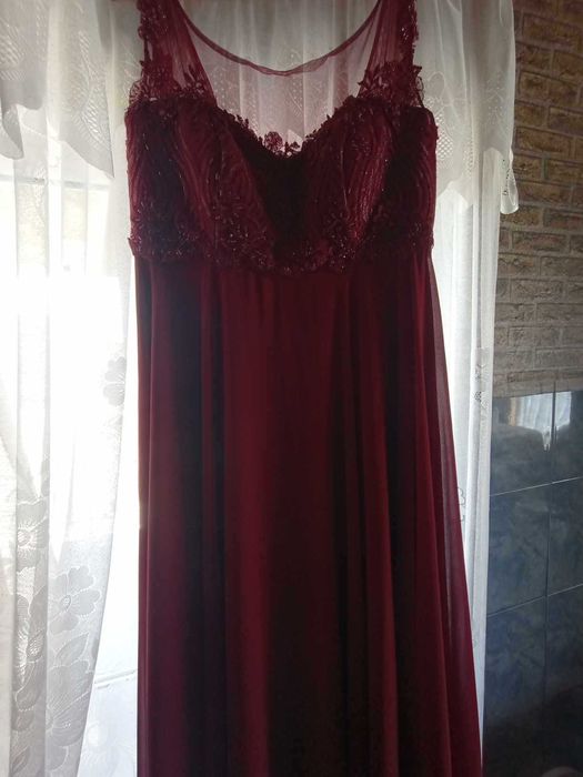 Безупречна Бутикова бална рокля