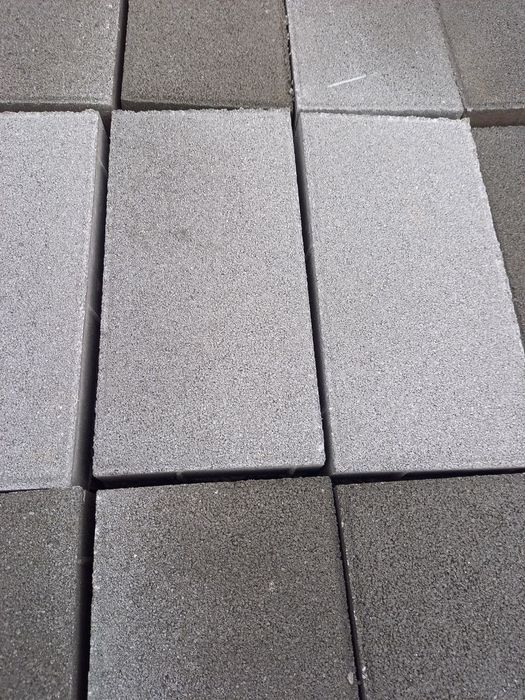 Газон решётка и пресс брусчатка