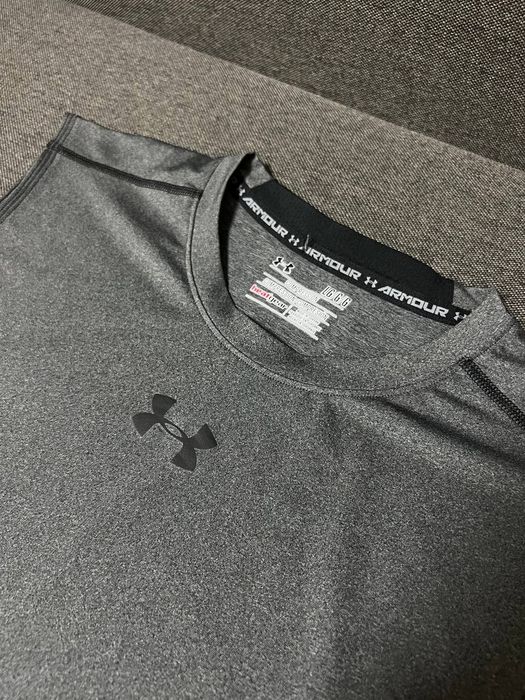 5€!!! Мъжки потник Under Armour L (Оригинал)