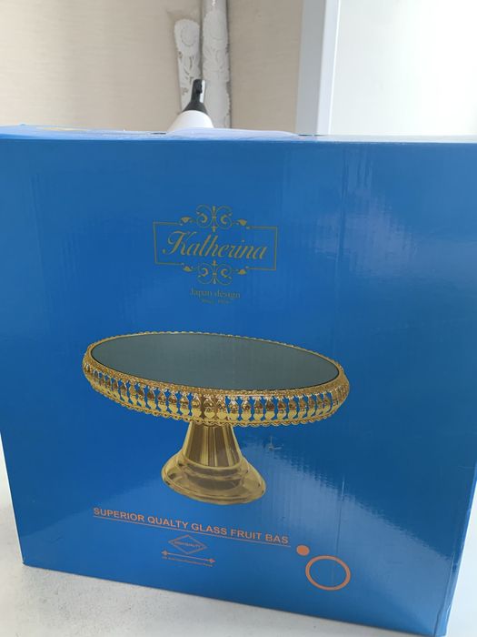 Тортница абсолютно новая в упаковке