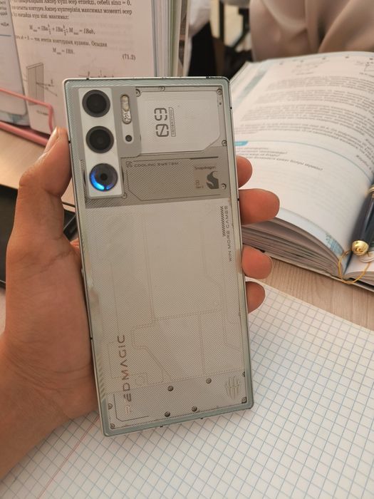 Red Magic 9 pro игравой телефон