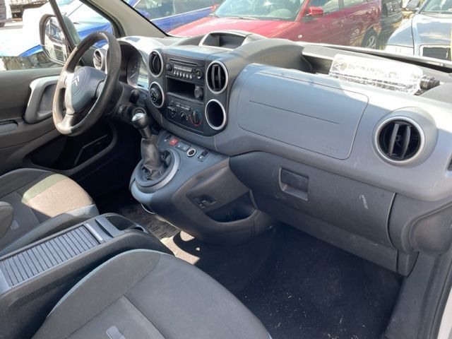 Dezmembrez Citroen Berlingo 1.6 HDI
