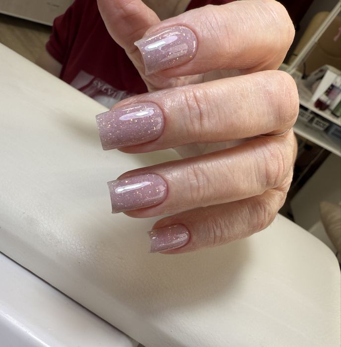 Ищу моделей на маникюр с покрытием, однотон