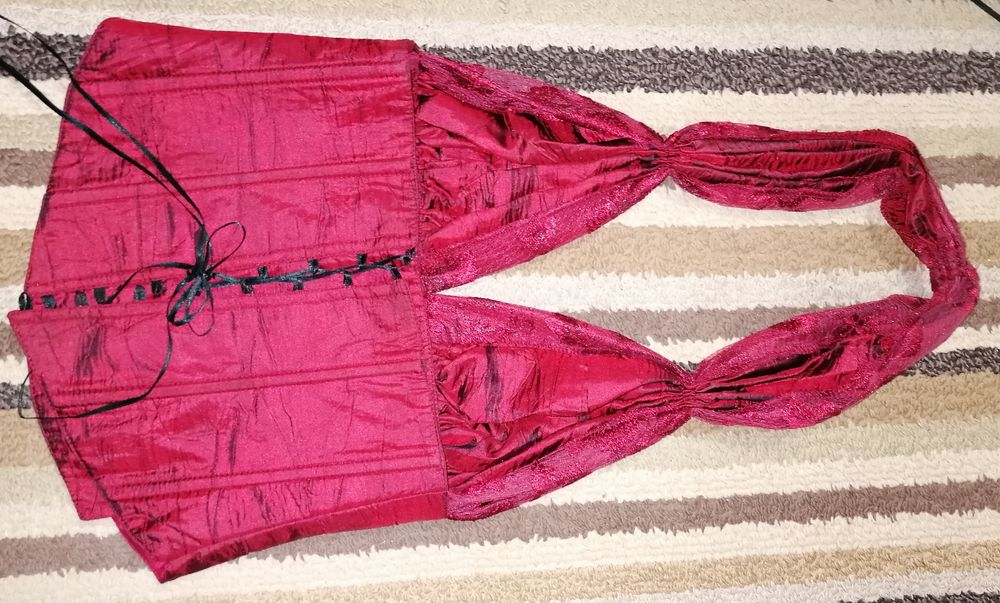 Абитуриентски рокли