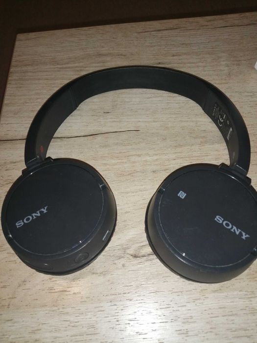 Слушалки за гледане на вилми или музика