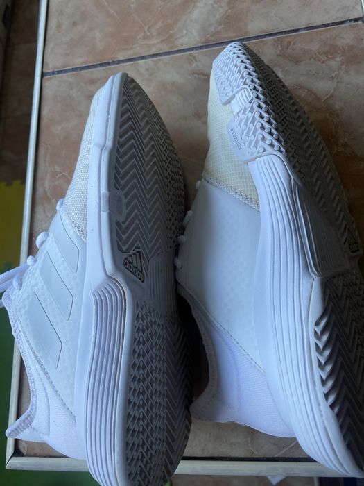 Adidasi adidas 37