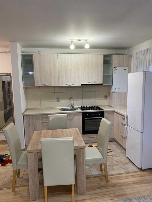 Inchiriez apartament in Florești