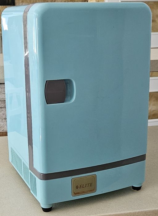 Мини хладилник за кола, каравана  12 V/220 V
