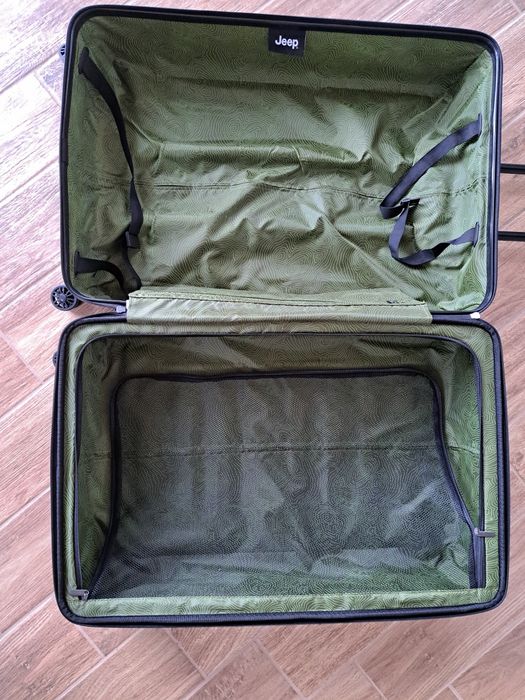 Твърд куфар Jeep 71см