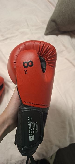 Продавам боксови ръкавици Outshock - 8oz