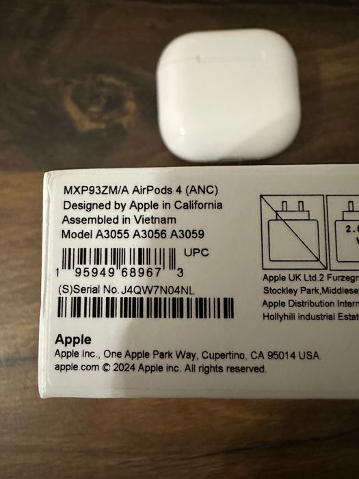 Vând AirPods 4 ANC!