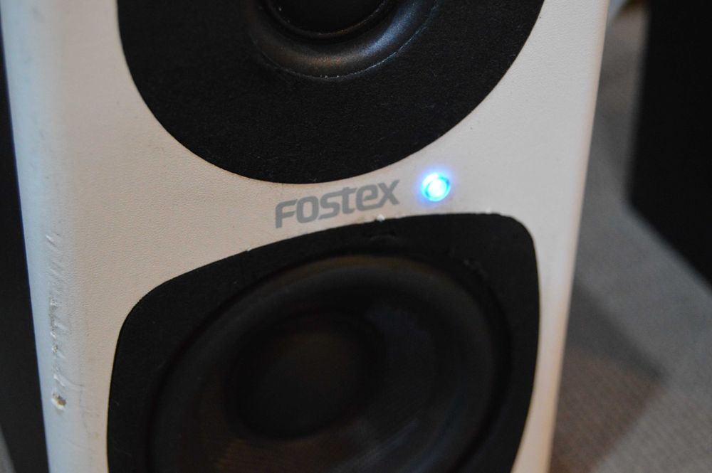 Monitoare de Studio Active Fostex PM0.3d White – Sunet de Înaltă Fidelitate
