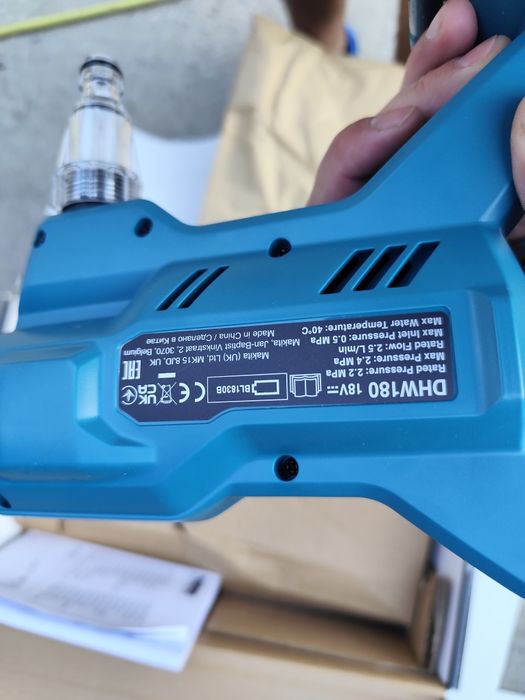 Нова акумулаторна водоструйка Макита Makita DHW180