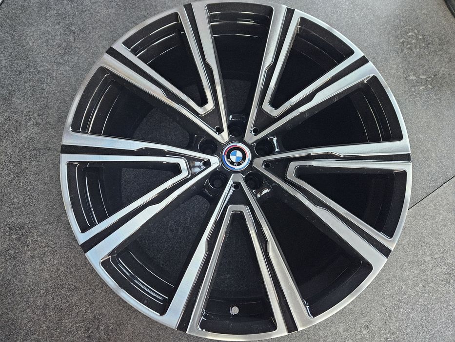 Jante BMW X5 G05 X6 G06 echip vara 315 30 22 / 275 35 22 Pirelli 2024