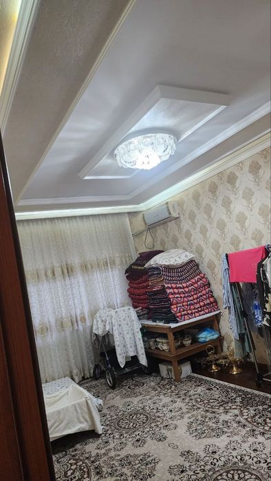 Уй сотилади 4/3/4  Медгородок