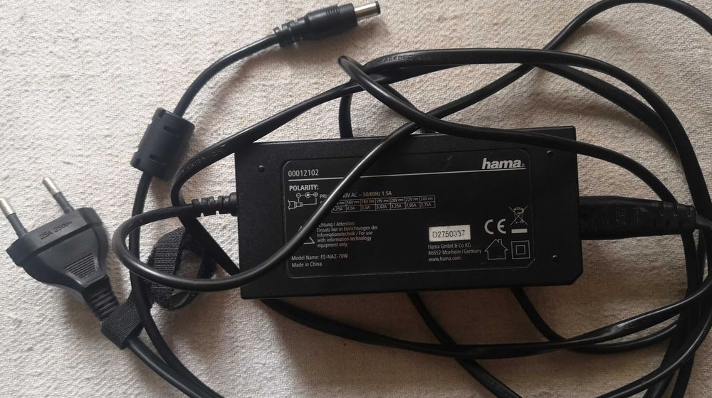 Incarcator universal pentru laptop, putere 70W, 7 trepte 15V...24V