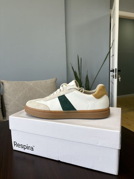 Светлые кеды Geox