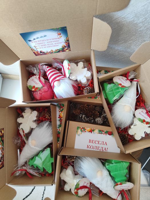 Коледни подаръци