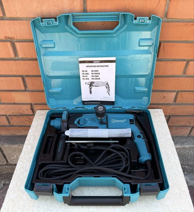 Продам перфоратор новый 1050W