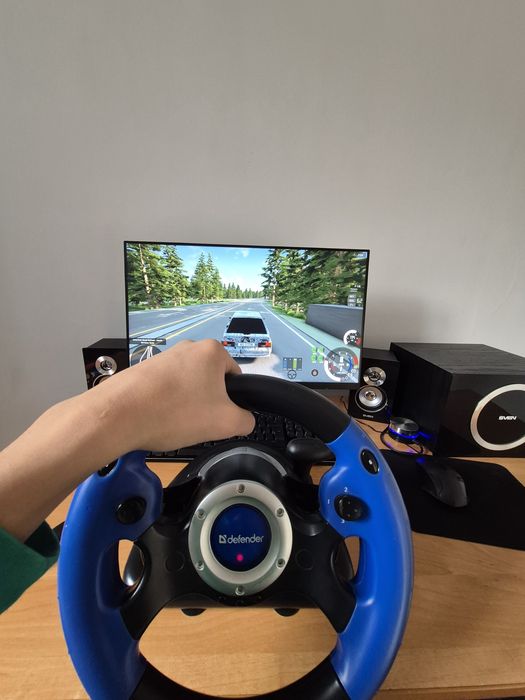 Продам мощный игровой компьютер 
intel core