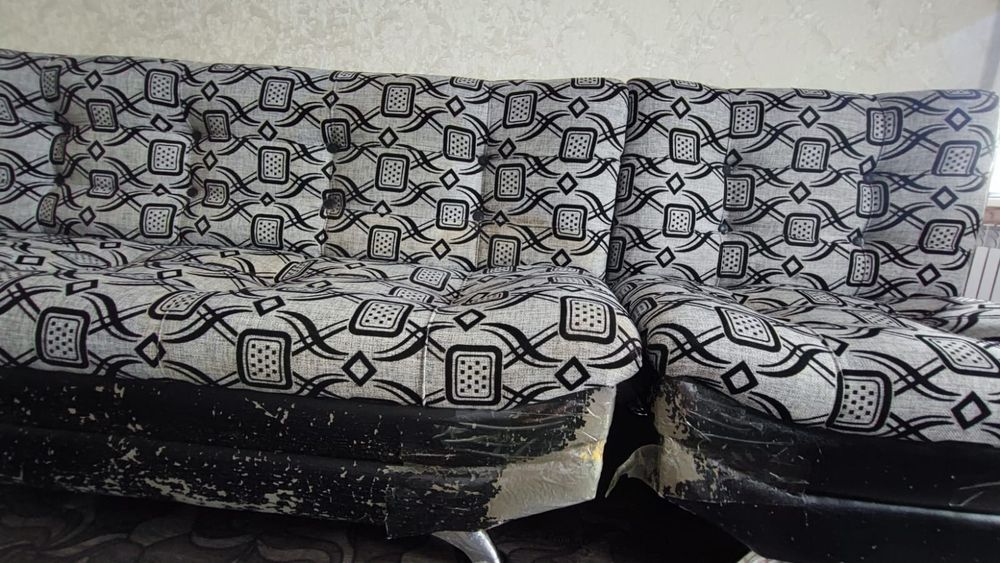 Диван с креслом даром