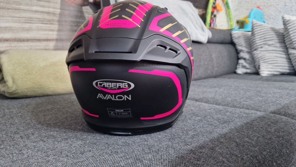 Каска модел Caberg Avalon.