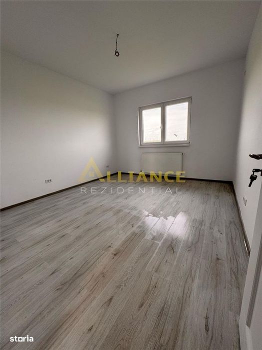 - Casa gata de mutare - 4 camere 3 bai + Pod