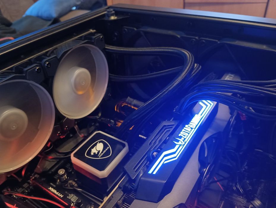 Intel i7 5960X  Extreme Edition
20M Cache, up